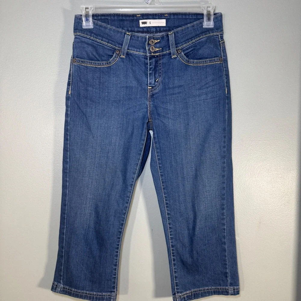 Levi's Medium Wash Double Button Denim Capri Cropped Jeans Women's Size 6 W28